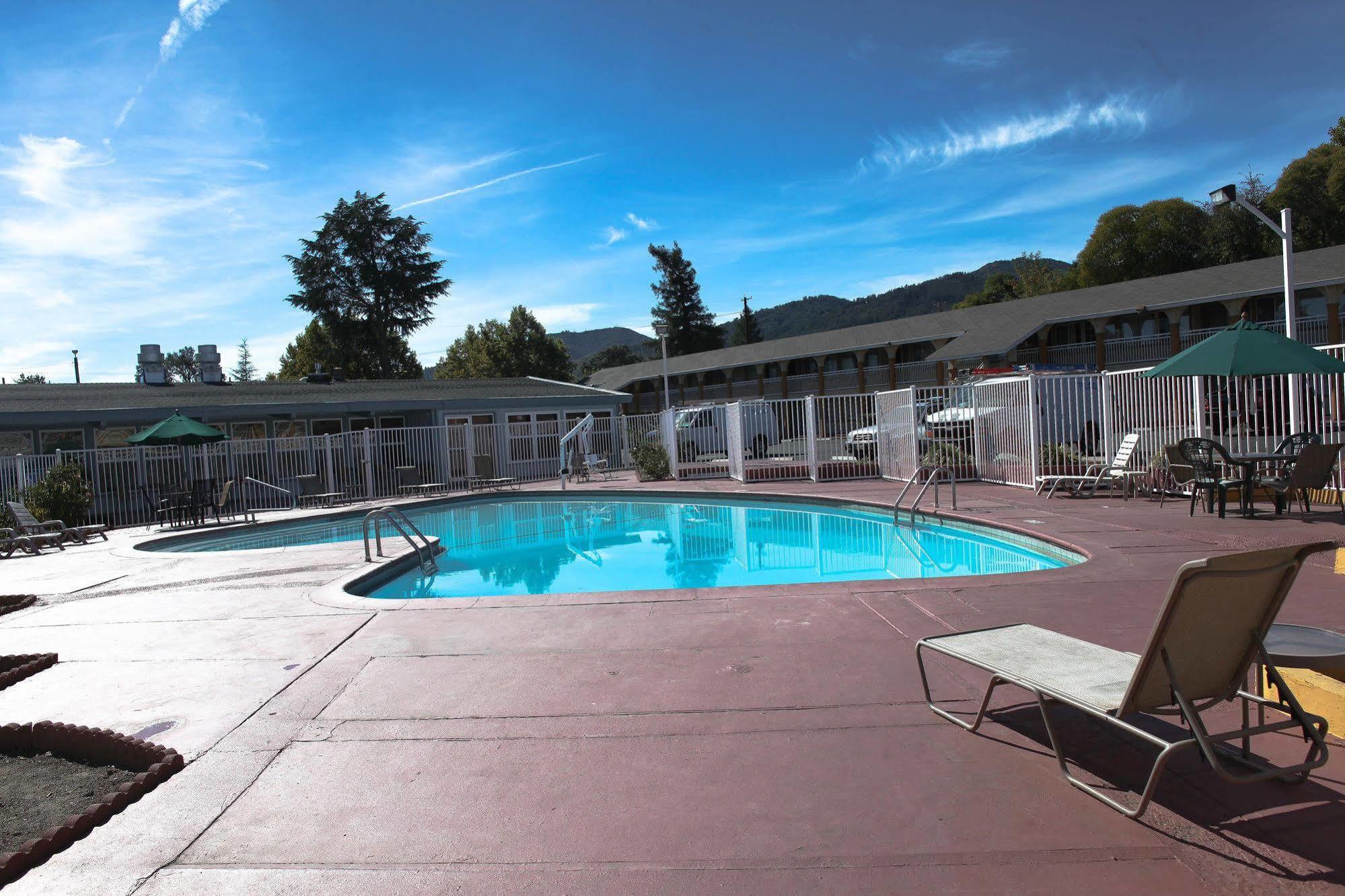 Days Inn By Wyndham Ukiah Exterior foto